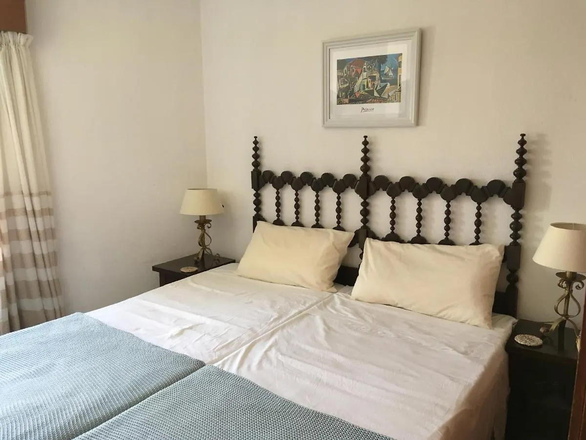 First Line, To The Beach, 1 Bed Apt , Sleeps 贝纳尔马德纳
